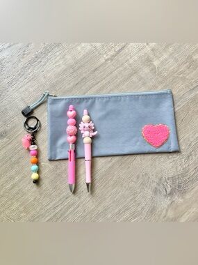 NEW📚 Homemade Crafted Beaded Pens & Bag Charm w/ Pouch
